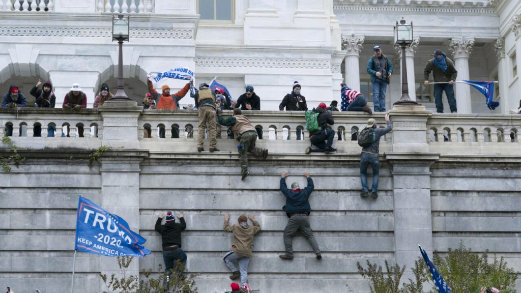 Police sue to block Jan 6 rioters from Trump's fund