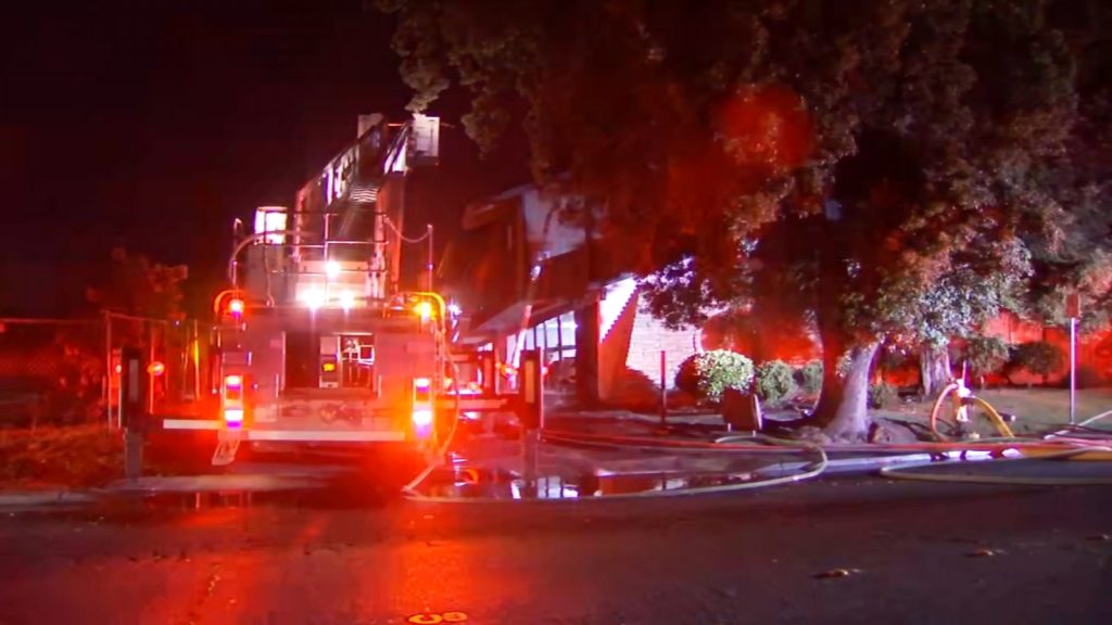 Fire engulfs Merced apartment complex, displacing residents