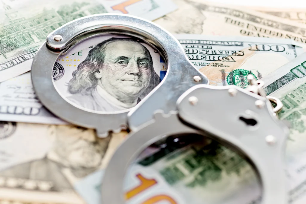 Man forces woman to deposit fraudulent check, withdraw cash at gunpoint