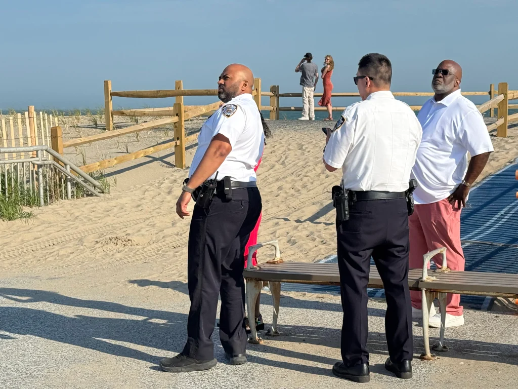 Teen swimmer disappears at Rockaway Beach, sparking search