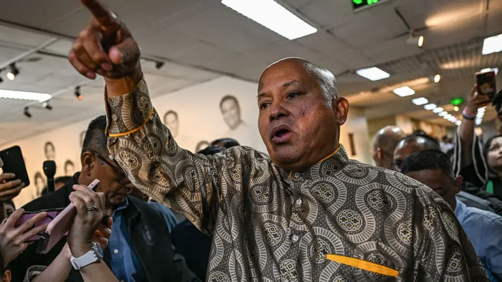 Chaos in Philippines’ Senate: Senator Ronald “Bato” dela Rosa Escapes Gunshots