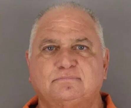 Ex-boyfriend shoots girlfriend, lives with corpse for 25 years