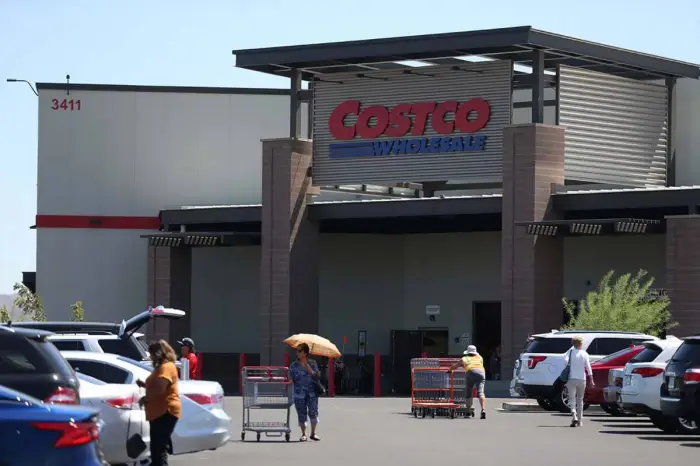 Costco theft suspect sprays employee, shoppers with mace