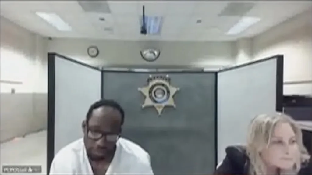 Ex-con robs Domino’s to return to prison