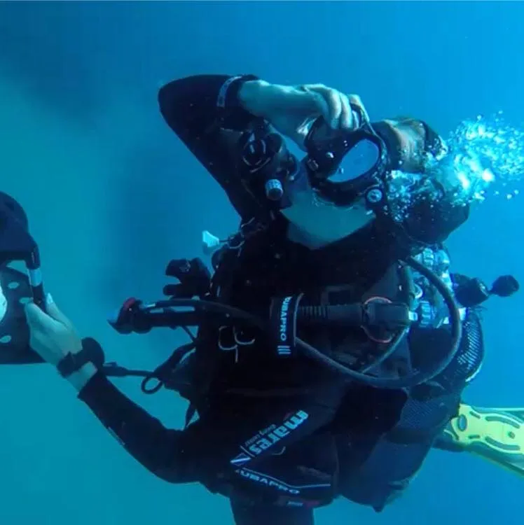 Oxygen toxicity, panic eyed in deaths of 5 tourists on Maldives dive