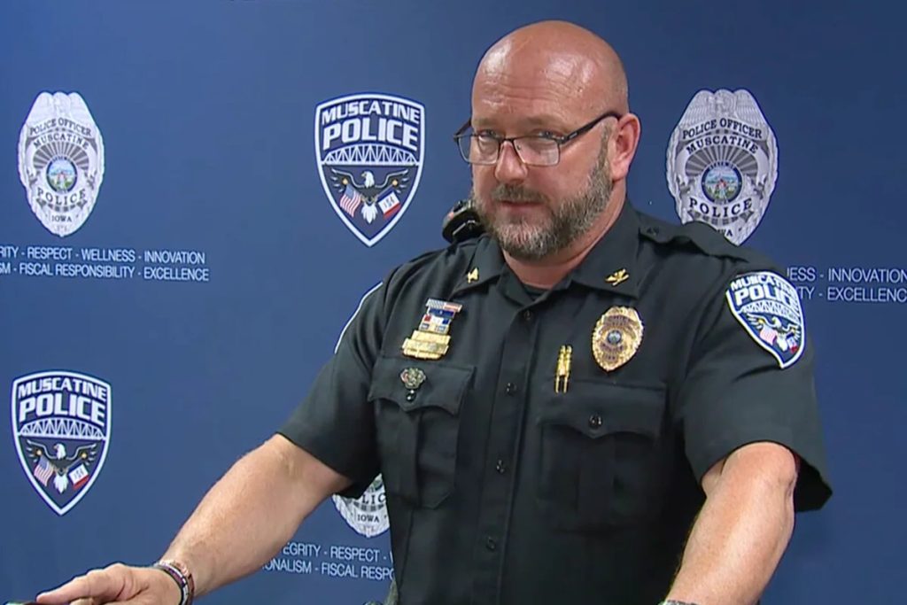 Man Kills 6 Family Members in Iowa, Then Turns Gun on Self